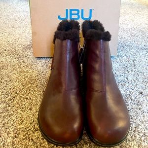 JBU by Jambu women’s size 11 faux fur ankle boot in color “wine”